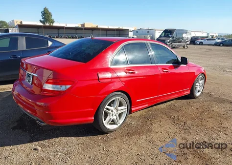 2008 Mercedes-Benz C 300 Luxury/Sport z USA, uszkodzony, nr VIN WDDGF54X48R026065